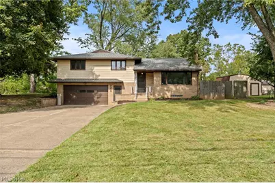 9205 Clearway Street NW, Massillon, OH 44647 - Photo 2