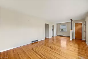 424 Tompkins Ave, Akron, OH 44305 - Photo 4