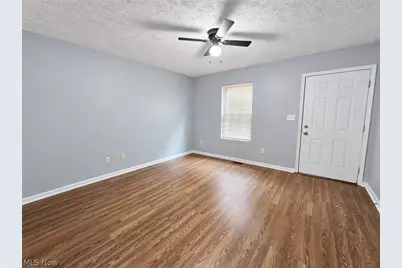 642 E Buchtel Avenue, Akron, OH 44304 - Photo 8