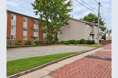 642 E Buchtel Avenue, Akron, OH 44304 - Photo 2