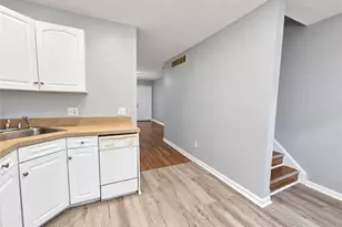 642 E Buchtel Ave, Akron, OH 44304 - Photo 4