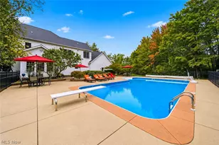 9505 Roryanna Dr, Chardon, OH 44024 - Photo 2