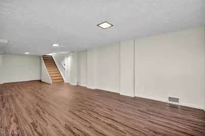 824 E Waterloo Road, Akron, OH 44306 - Photo 24