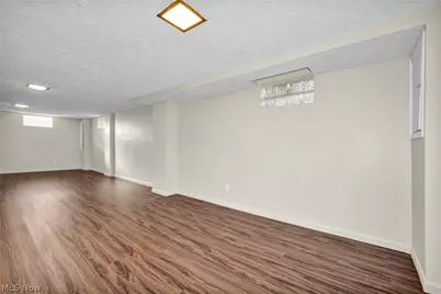 824 E Waterloo Road, Akron, OH 44306 - Photo 26