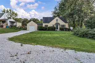 824 E Waterloo Rd, Akron, OH 44306 - Photo 2