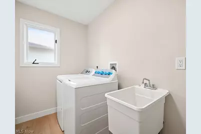1072 Valley Creek Drive, Eastlake, OH 44095 - Photo 12