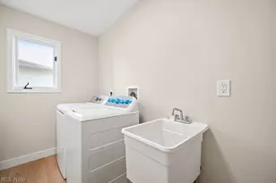 1072 Valley Creek Dr, Eastlake, OH 44095 - Photo 12