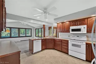 2935 Cherrywood Cir NW, Massillon, OH 44646 - Photo 14
