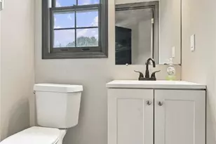 701 Glencarlyn Ave, Louisville, OH 44641 - Photo 10