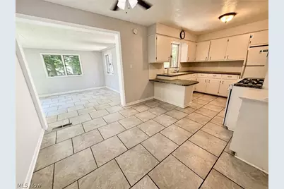 6230 Foxridge Drive, Boardman, OH 44512 - Photo 2
