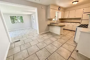 6230 Foxridge Dr, Boardman, OH 44512 - Photo 2