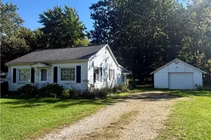 372 E Jefferson St, Jefferson, OH 44047 - Photo 2