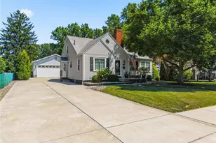 1256 Stuart St NW, Massillon, OH 44646 - Photo 2