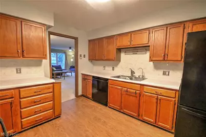 1418 Easthill Square NE, Canton, OH 44714 - Photo 14