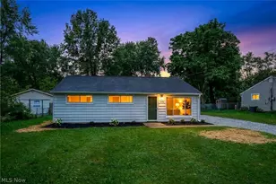 1828 Glenwood Dr, Twinsburg, OH 44087 - Photo 1