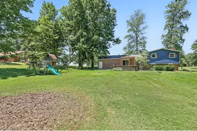 6000 Oakhill Avenue NE, Alliance, OH 44601 - Photo 4