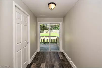 1425 34th Street NW, Canton, OH 44709 - Photo 4
