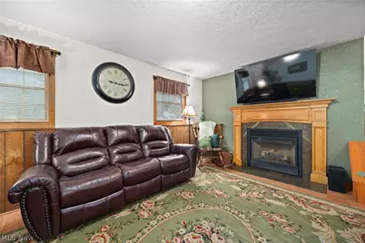 749 Glantz Drive, Lorain, OH 44055 - Photo 14