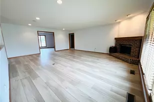 33037 Pebblebrook Dr, North Ridgeville, OH 44039 - Photo 8