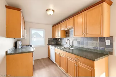 452 Campers Drive, Eastlake, OH 44060 - Photo 12