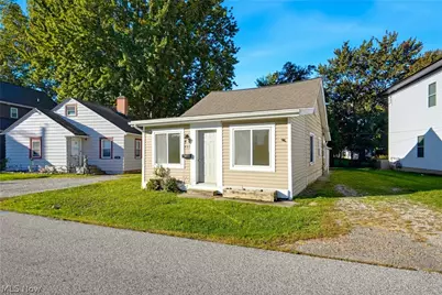 452 Campers Drive, Eastlake, OH 44060 - Photo 2