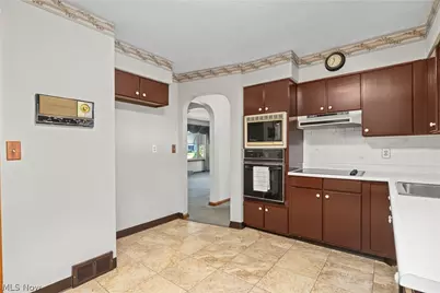 111 Yunker Court, Elyria, OH 44035 - Photo 8