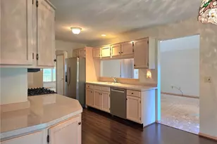 9286 Forest Point Cir, Macedonia, OH 44056 - Photo 8