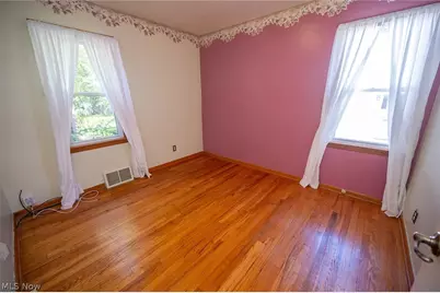 5252 Karen Isle Drive, Willoughby, OH 44094 - Photo 8