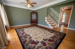 5252 Karen Isle Dr, Willoughby, OH 44094 - Photo 2