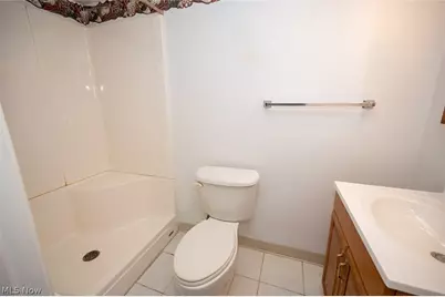 5252 Karen Isle Drive, Willoughby, OH 44094 - Photo 12