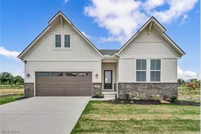 824 Colesbourne Circle, Green, OH 44685 - Photo 2