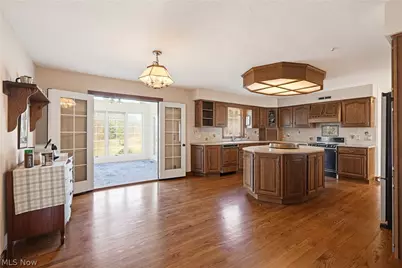 7850 Bainbridge Road, Chagrin Falls, OH 44023 - Photo 12