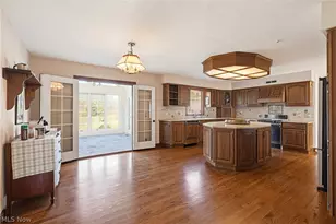 7850 Bainbridge Rd, Chagrin Falls, OH 44023 - Photo 12