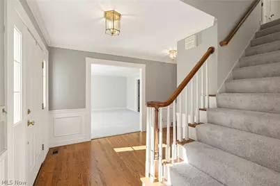 7850 Bainbridge Road, Chagrin Falls, OH 44023 - Photo 2