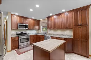 4618 S Arlington Rd, Green, OH 44685 - Photo 6