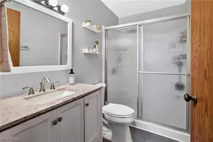 7350 Eisenhower Dr, Youngstown, OH 44512 - Photo 12