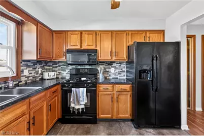 7350 Eisenhower Drive #4, Youngstown, OH 44512 - Photo 8
