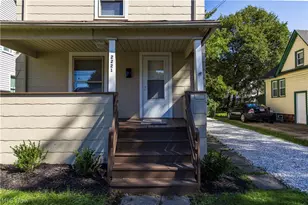 2221 10th St SW, Akron, OH 44314 - Photo 4