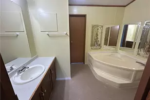 500 S Pleasant Grove Cir, Zanesville, OH 43701 - Photo 6