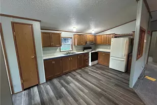 500 S Pleasant Grove Cir, Zanesville, OH 43701 - Photo 2
