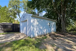 483 17th St NW, Barberton, OH 44203 - Photo 26