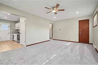 483 17th Street NW, Barberton, OH 44203 - Photo 4