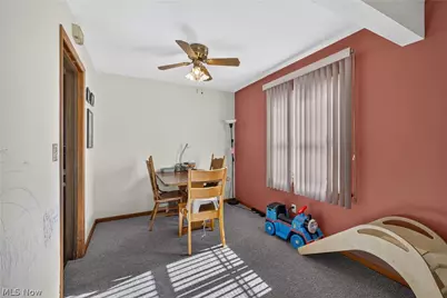 415 E 305th Street, Willowick, OH 44095 - Photo 6