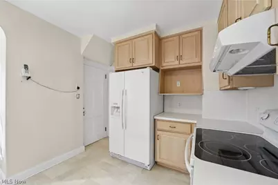 3305 Glencairn Road, Huber Heights, OH 44122 - Photo 14