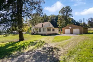 959 Neimans Ave SE, East Canton, OH 44730 - Photo 2