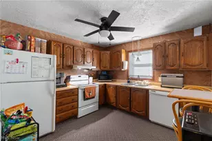 959 Neimans Ave SE, East Canton, OH 44730 - Photo 6