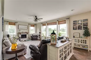 7253 Edison St NE, Hartville, OH 44632 - Photo 10