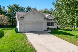 5715 Ashton Woods Cir, Ravenna, OH 44266 - Photo 2
