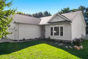 5715 Ashton Woods Cir, Ravenna, OH 44266 - Photo 4