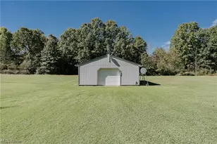 15705 Lowe Rd NE, Alliance, OH 44601 - Photo 32